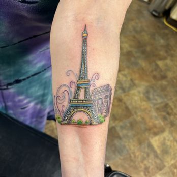 Good Omen Tattoo - A tattoo of Eiffel Tower and Arc De Triomphe. - Tattoo Near Me - Santa Cruz, California Good Omen Tattoo - A tattoo of Eiffel Tower and Arc De Triomphe. - Tattoo Near Me - Santa Cruz, California