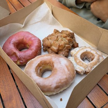 Doughnut Vault - Box of 4 - Donuts Near Me - Chicago, Illinois Doughnut Vault - Box of 4 - Donuts Near Me - Chicago, Illinois