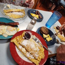 Breakfast extraordinaire! Breakfast extraordinaire!