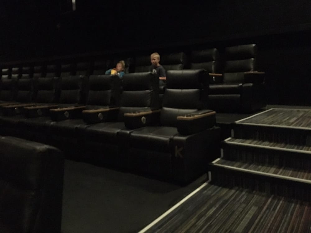 Harkins Mountain Grove 16 234 Photos 371 Reviews Cinema 27481 San Bernardino Ave Redlands Ca United States Phone Number Schedule Yelp