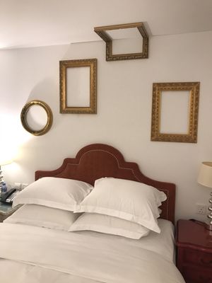 The Luxe Manor by null