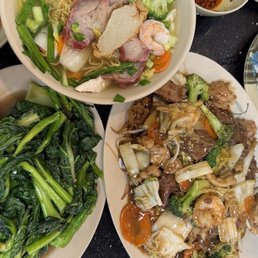 wonton noodle soup and chow fun wonton noodle soup and chow fun