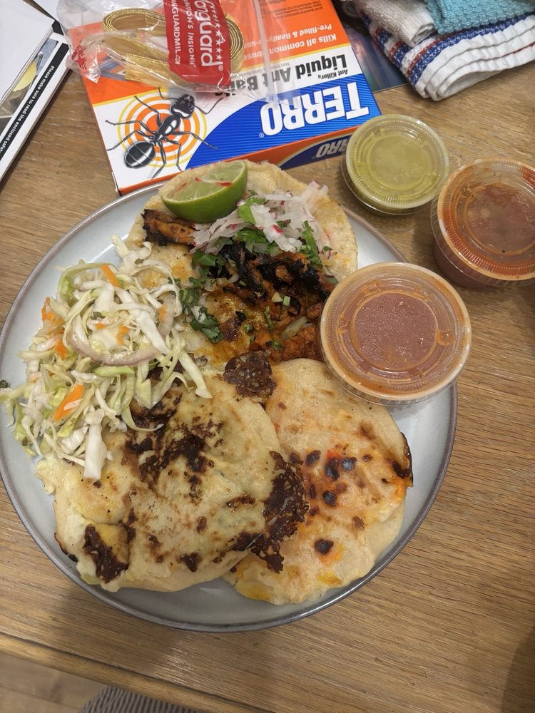 Taqueria y Pupuseria El Sabor De Mi Tierra