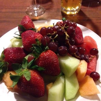 The Dreamcatcher Buffet - The $29.95 Petit Lunch fruit at Gordon Ramsay's? NOT!! Just fruit  incl in  Dreamcatcher Buffet's Sunday $10 Champagne Brunch. - Buffets Near Me - Oroville, California