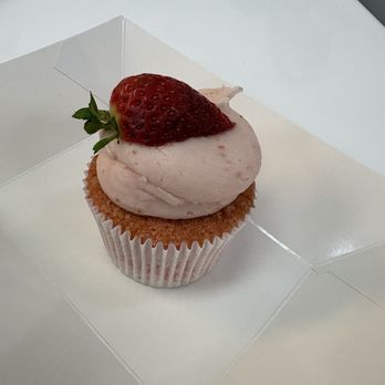 The Classic Cupcake - Strawberry cupcake - Cupcakes Near Me - Yorba Linda, California The Classic Cupcake - Strawberry cupcake - Cupcakes Near Me - Yorba Linda, California