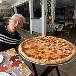 Bella Lena's Restaurant & Pizzeria - Huge pizza pie!