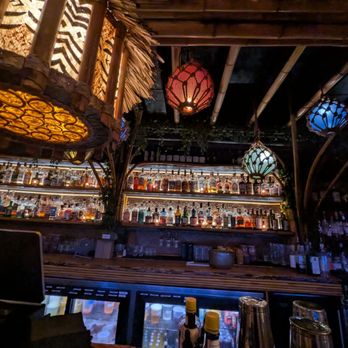 Hugman's Oasis - Bar service - Tiki Bars Near Me - San Antonio, Texas Hugman's Oasis - Bar service - Tiki Bars Near Me - San Antonio, Texas