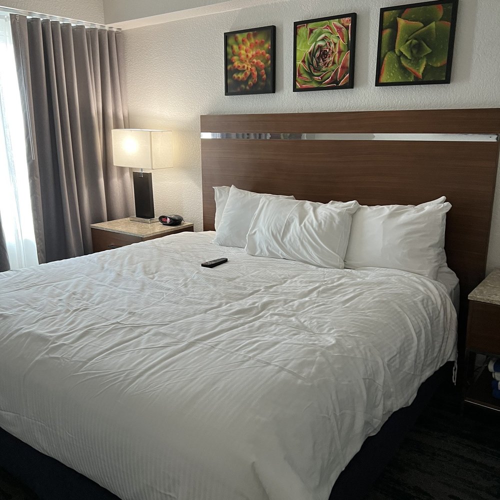 Desert Rose Resort - Bedroom with tv - Hotels Near Me - Las Vegas, Nevada Desert Rose Resort - Bedroom with tv - Hotels Near Me - Las Vegas, Nevada