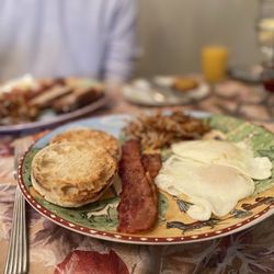 Emerald Necklace Inn & Tearoom