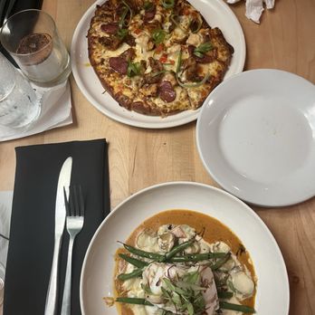 BB's - Halibut and Jambalaya Pizza - New American Near Me - Jacksonville, Florida