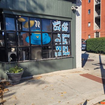 Llamas’ Corner - Corner shop with good coffee and limited, but tasty menu - Themed Cafes Near Me - Baltimore, Maryland