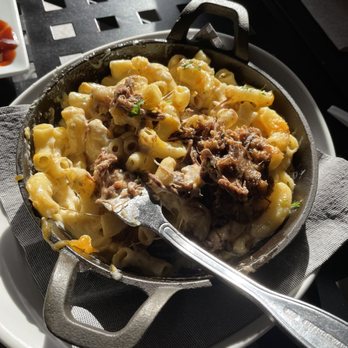 Auburn Alehouse - Mac and cheese with short rib added. So good! - American Near Me - Auburn, California