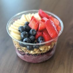 Everbowl Mission Valley - Everbowl with acai, granola, banana, strawberry, and blueberry! Yum!