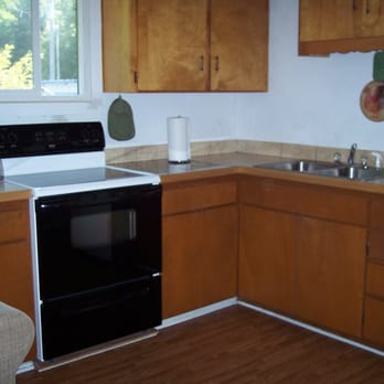 Olson's Cabins - Kitchen area (this is the right side of the main living area (there is also a full sized fridge, which you can't see) - Vacation Rentals Near Me - Forks, Washington