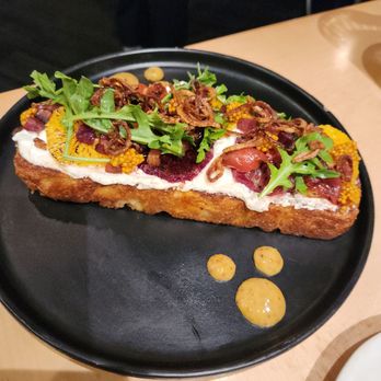 DISH Restaurant - New American Near Me - Lincoln, Nebraska