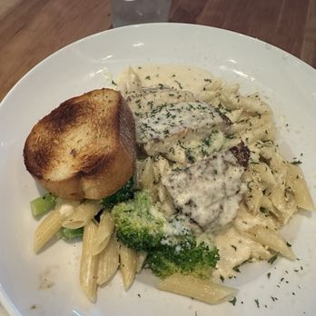 Cheddar's Scratch Kitchen - Grilled Chicken Alfredo - Comfort Food Near Me - Glendale, Arizona