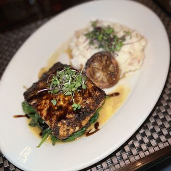 Roanoke - Blackened halibut - Cocktail Bars Near Me - Chicago, Illinois