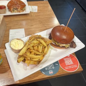 Nude Burger Club - Cheeseburger and fries - Burgers Near Me - Amsterdam, New Hampshire Nude Burger Club - Cheeseburger and fries - Burgers Near Me - Amsterdam, New Hampshire