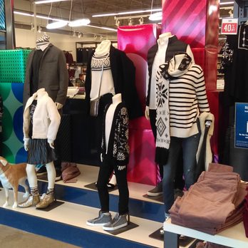 Old Navy - Inside the entrance of the store. - Women's Clothing Near Me - Fargo, North Dakota
