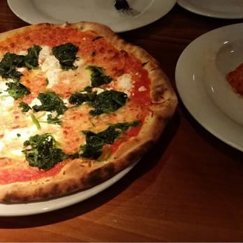 I Terroni - Das war ganz locker . Aber trotzdem Kellner sehen so beschäftigt aus - Pizza Near Me - Vienna, 9 I Terroni - Das war ganz locker . Aber trotzdem Kellner sehen so beschäftigt aus - Pizza Near Me - Vienna, 9