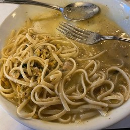 Linguini and clams in "white" sauce.