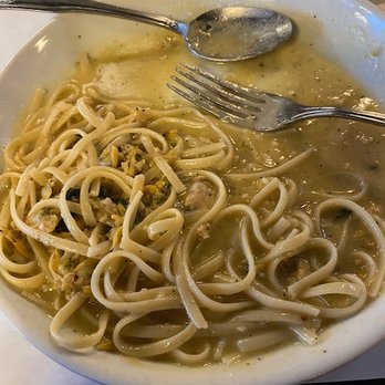 Eddie's Napolis Frisco - Linguini and clams in "white" sauce. - Pizza Near Me - Frisco, Texas