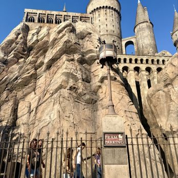 Hogsmeade - Amusement Parks Near Me - Universal City, California