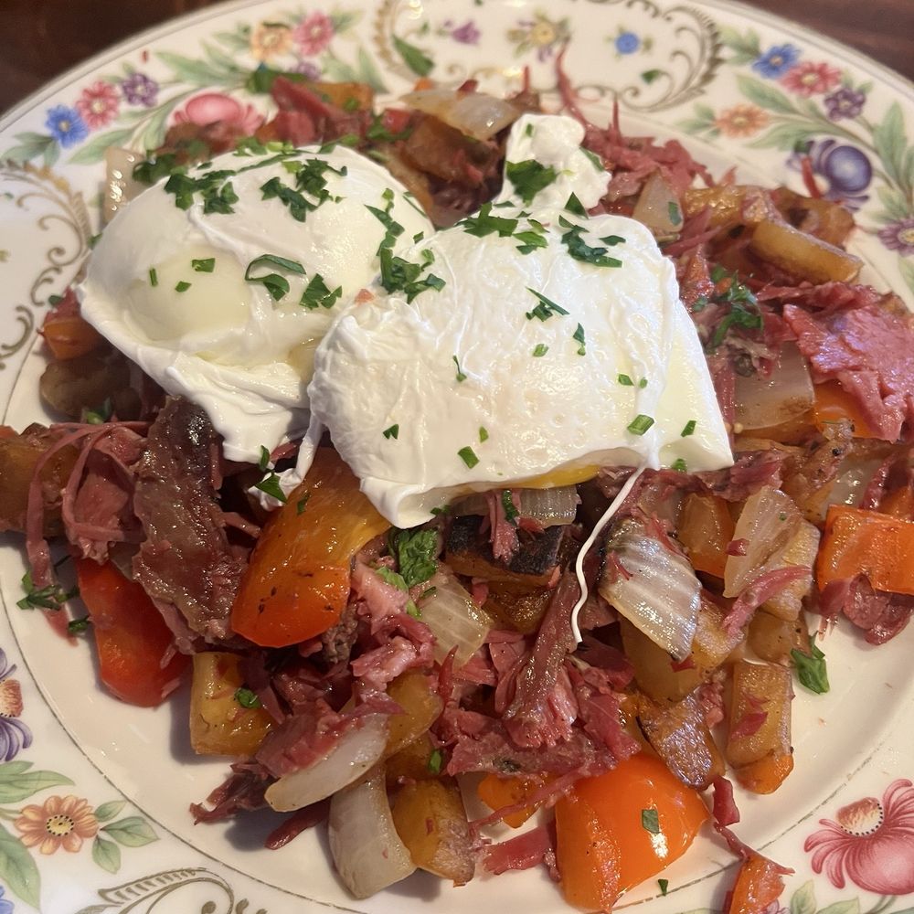 Gibson's Irish Pub - Corned beef and hash - Irish Pub Near Me - Walnut Creek, California Gibson's Irish Pub - Corned beef and hash - Irish Pub Near Me - Walnut Creek, California