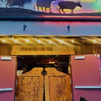 Magnolia Corner - Amazing entrance door, Texas look - Burgers Near Me - Burbank, California