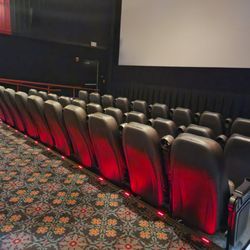 Sun Valley 14 - Theatre seating