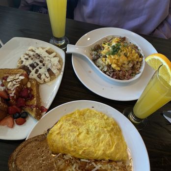 Broken Yolk Cafe - Breakfast & Brunch Near Me - Fullerton, California Broken Yolk Cafe - Breakfast & Brunch Near Me - Fullerton, California