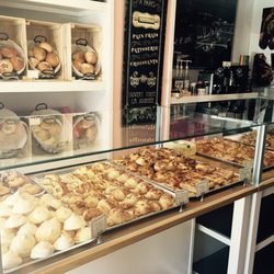 La Petite French Bakery