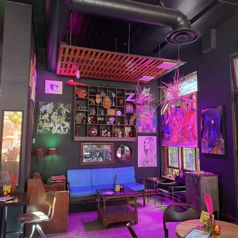 Oz by Oz - Cocktail Bars Near Me - Madison, Wisconsin