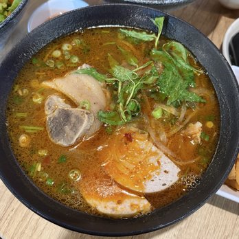Viet Corner Restaurant - Vietnamese Near Me - Fairfax, Virginia