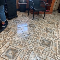 Tina's Glamours Cuts & Nails - Small friendly salon