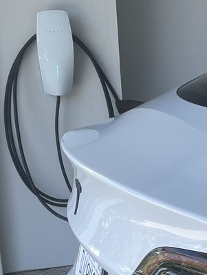 Car Charger Guy Logo