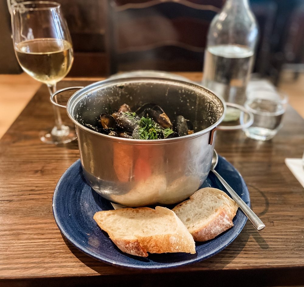 ECCO VINO Updated August 2024 87 Photos & 79 Reviews 19 Cockburn Street, Edinburgh, United