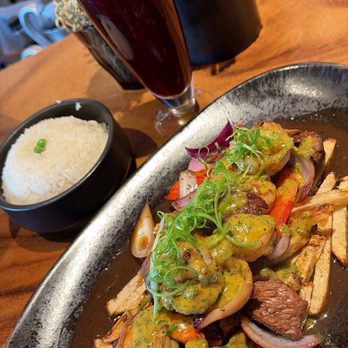 Limón - Saltado Mar y Tierra - Peruvian Near Me - Mountain View, California