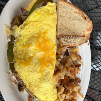 Cafe at The Mill - Cafe Country omelette with rye toast - Breakfast & Brunch Near Me - Sellersville, Pennsylvania
