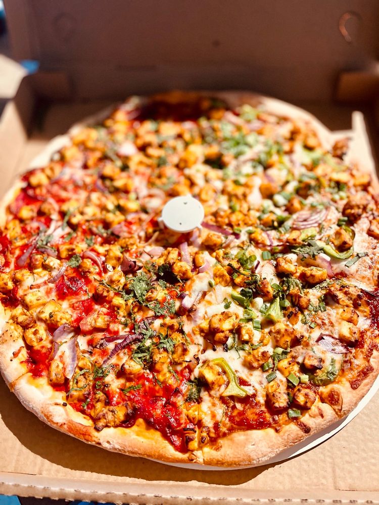 BOMBAY PIZZA & CURRY Updated November 2024 164 Photos & 173 Reviews