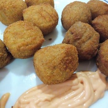 La Taronja - Tentaciones. Croquetas de tres sabores: boletus, cuatro quesos y de berenjena. Muy buenas - Tapas Bars Near Me - Valencia, V La Taronja - Tentaciones. Croquetas de tres sabores: boletus, cuatro quesos y de berenjena. Muy buenas - Tapas Bars Near Me - Valencia, V