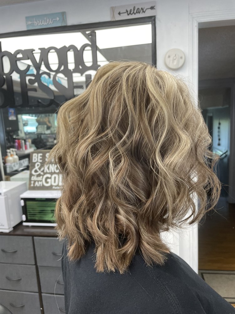 New Beginnings Salon Logo