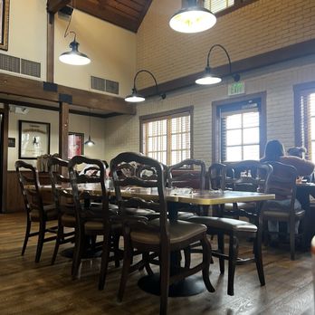 Mimi's Cafe - Inside - Breakfast & Brunch Near Me - Modesto, California