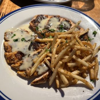 Hudson House - American Near Me - Dallas, Texas