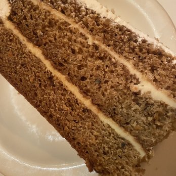 Aladdin's Eatery + Lounge - Carrot cake - Lebanese Near Me - Cincinnati, Ohio