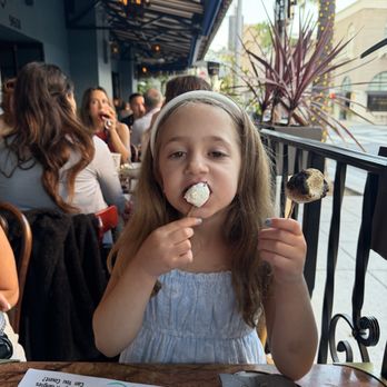 Bacari Beverly Hills - My daughter loved the roasted marshmallows on my wife's cocktail. Waiter brought more! - Italian Near Me - Beverly Hills, California Bacari Beverly Hills - My daughter loved the roasted marshmallows on my wife's cocktail. Waiter brought more! - Italian Near Me - Beverly Hills, California
