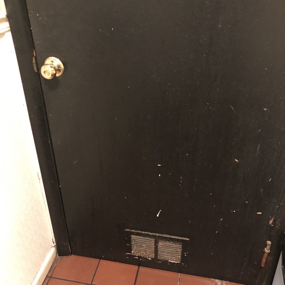 Jasmine Thai Restaurant - GROSS bathroom door... during the pandemic. Clearly not cleaned in months. - Thai Near Me - Tonawanda, New York