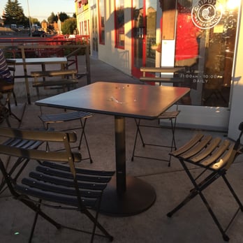 Chipotle Mexican Grill - Dirty tables. - Mexican Near Me - Spokane, Washington