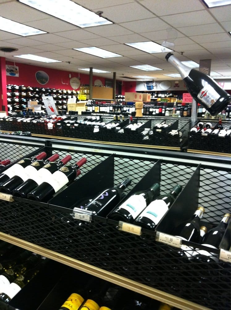QUEENS WINES & LIQUORS Updated August 2024 14 Photos & 29 Reviews