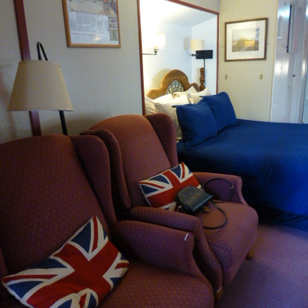 Featherbed Railroad - Inside the Celebrations Caboose. - Bed & Breakfast Near Me - Upper Lake, California